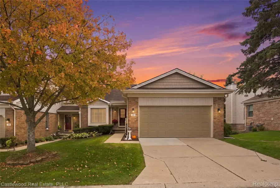 740 Ridgeside DR, Milford, MI 48381 - #2