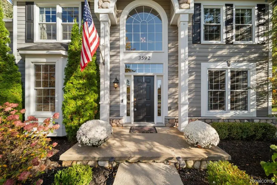 3592 Sunnyside CT, Rochester, MI 48306 - #3