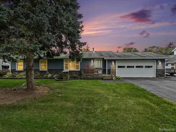 3442 Iroquois TRL, Monroe, MI 48162