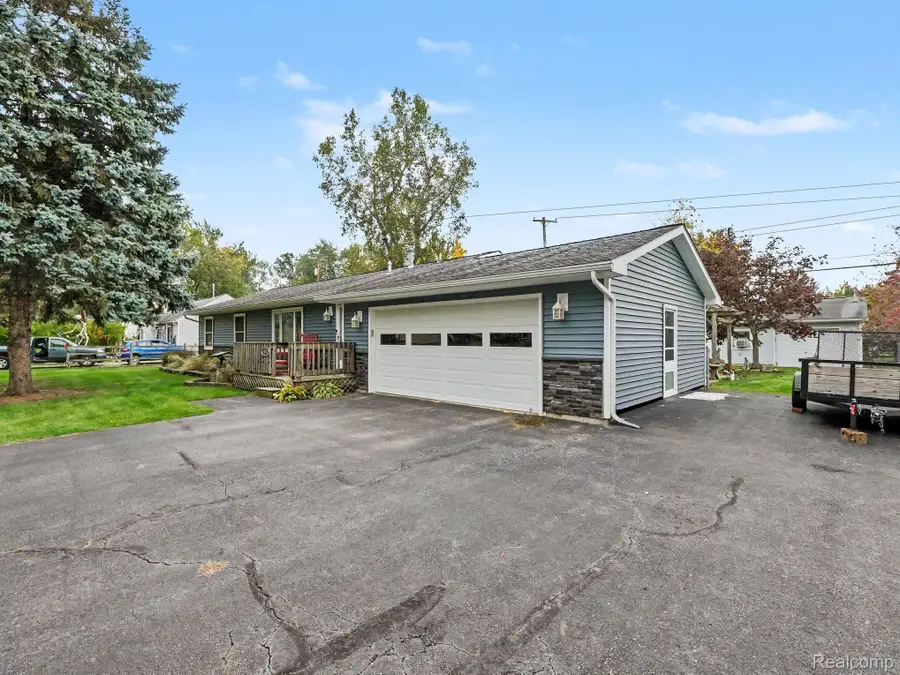 3442 Iroquois TRL, Monroe, MI 48162 - #3