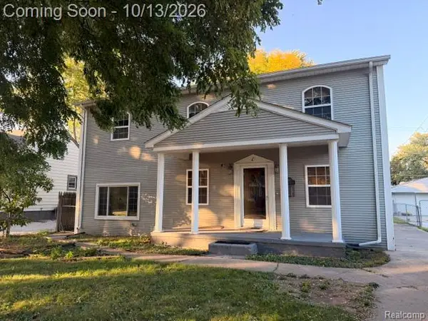 22105 Ridgeway ST, StClairShores, MI 48080