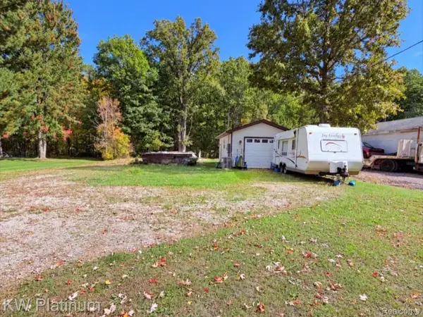 192 Pickford RD, Kimball, MI 48074