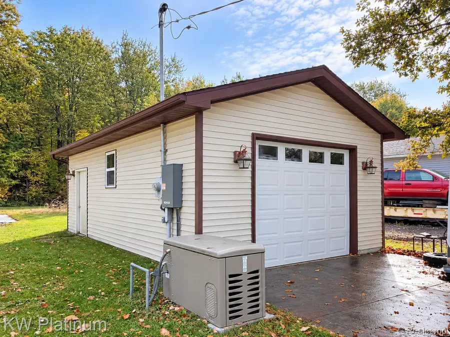 192 Pickford RD, Kimball, MI 48074 - #3