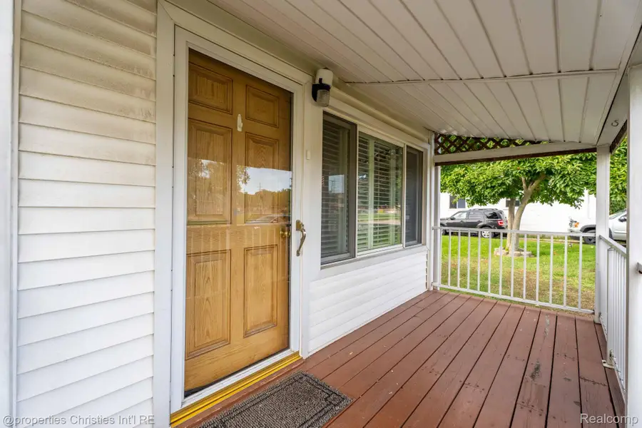 28785 Delton ST, Madison Heights, MI 48071 - #3