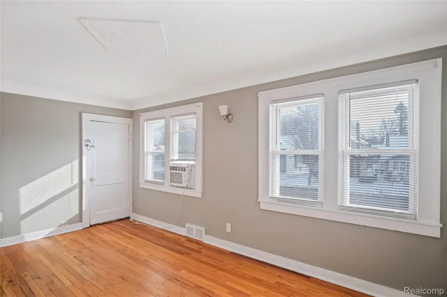 406 W 12 Mile RD, Royal Oak, MI 48073 - #3