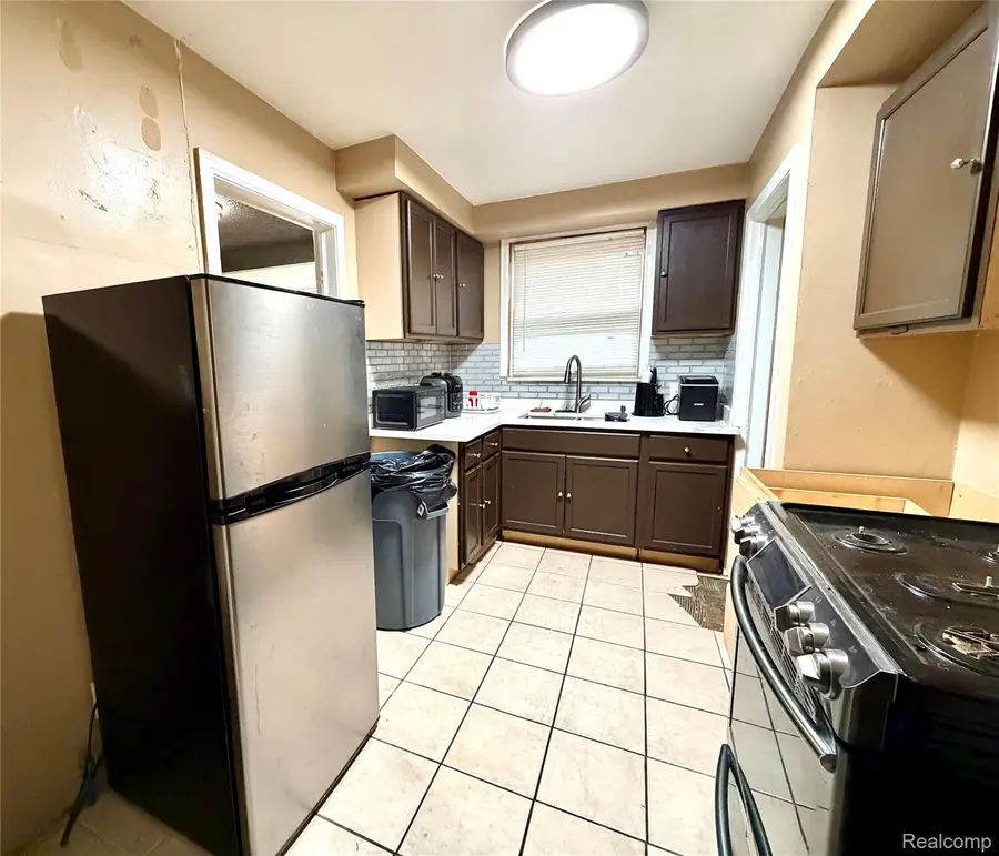 18481 Plainview AVE, Detroit, MI 48219 - #3