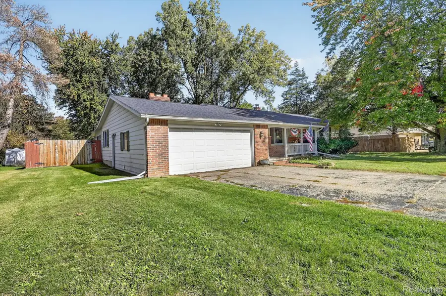 9096 Carpenter RD, Flushing, MI 48433 - #2