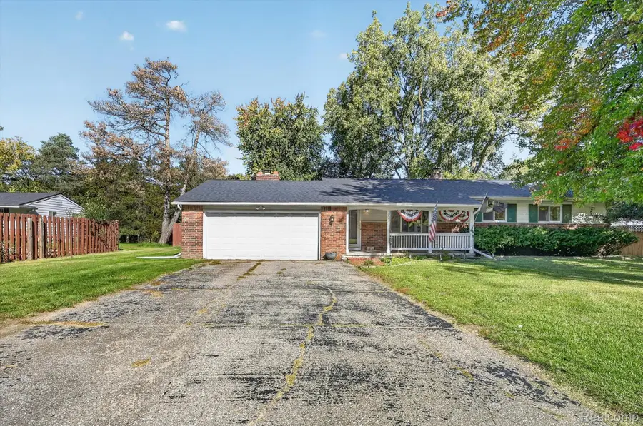 9096 Carpenter RD, Flushing, MI 48433 - #3
