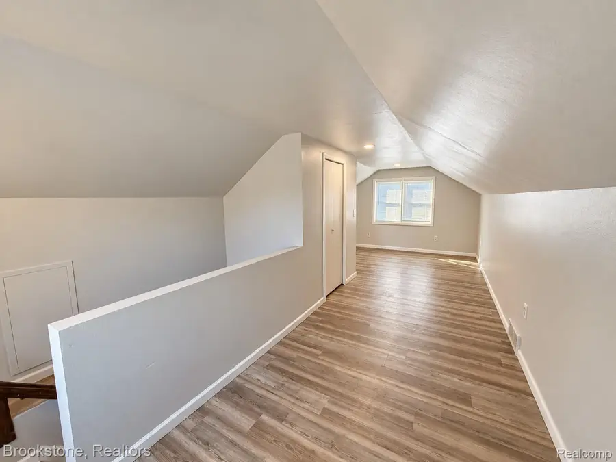1121 Pettibone AVE, Flint, MI 48507 - #3