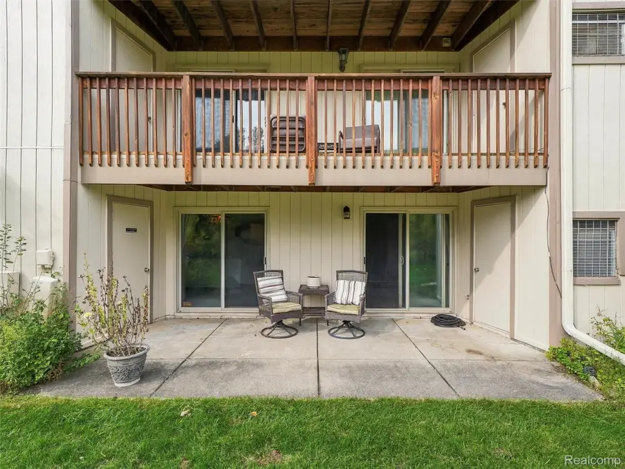 1677 Riverside DR  # 13, Rochester Hills, MI 48309 - #3