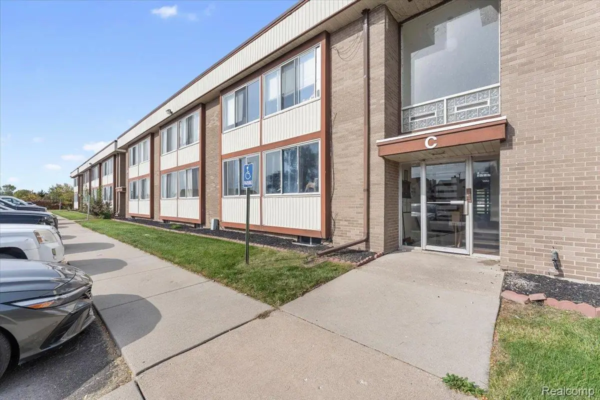 3911 Fort ST, Trenton, MI 48183 - #1