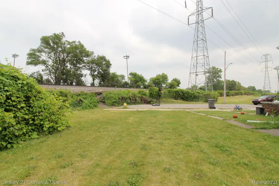 5861 BINGHAM ST, Dearborn, MI 48126 - #3