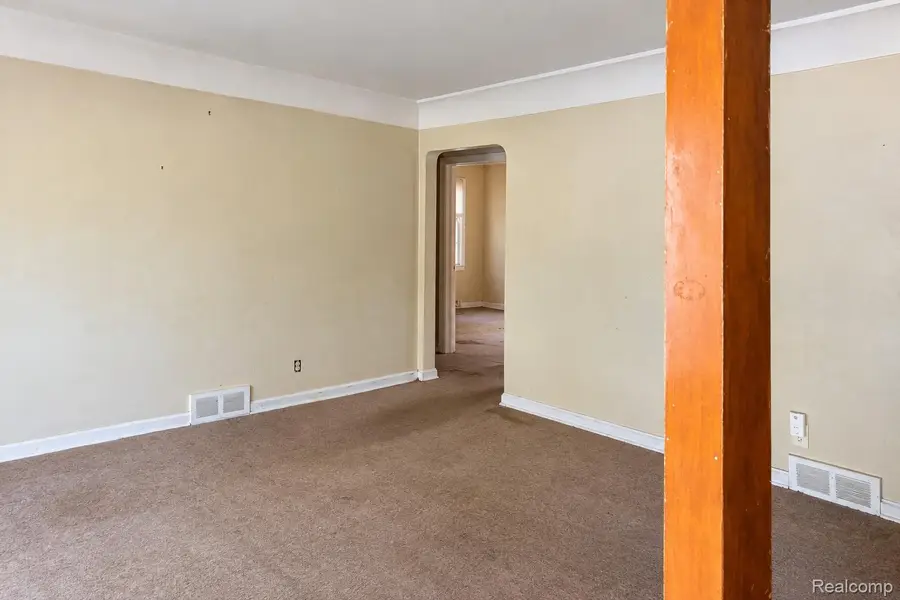 2947 Mackin RD, Flint, MI 48504 - #2