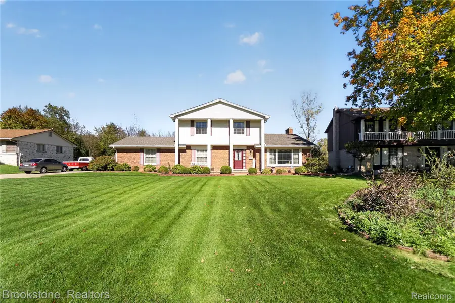 471 Boutell DR, Grand Blanc, MI 48439 - #2