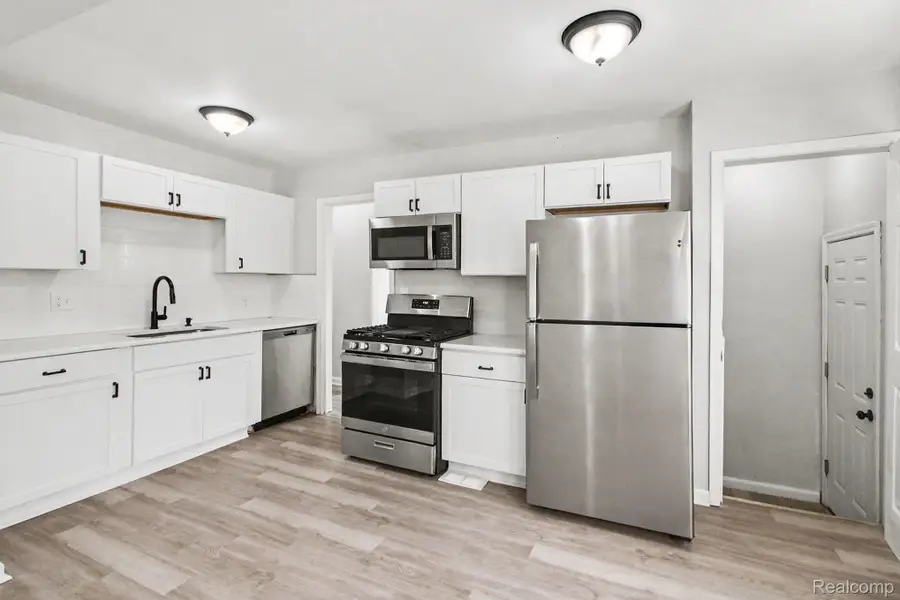 4069 Griffith AVE, Berkley, MI 48072 - #2
