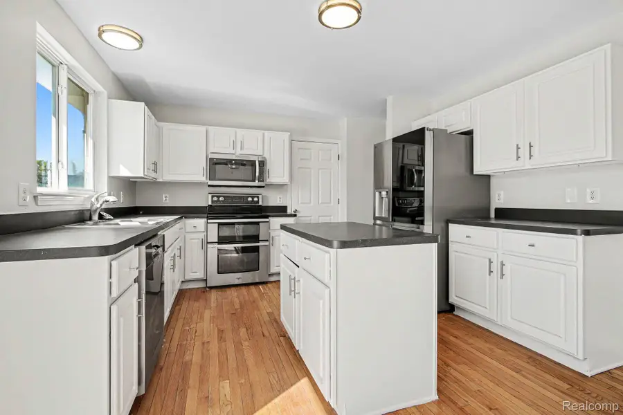 7629 Henley DR, Ypsilanti, MI 48197 - #2