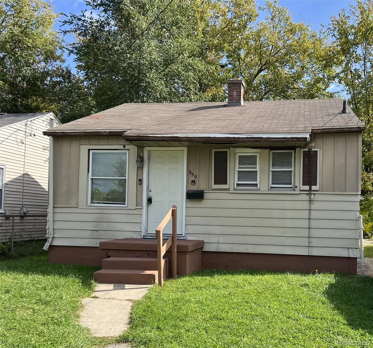 959 S Ballenger HWY, Flint, MI 48532 - #1