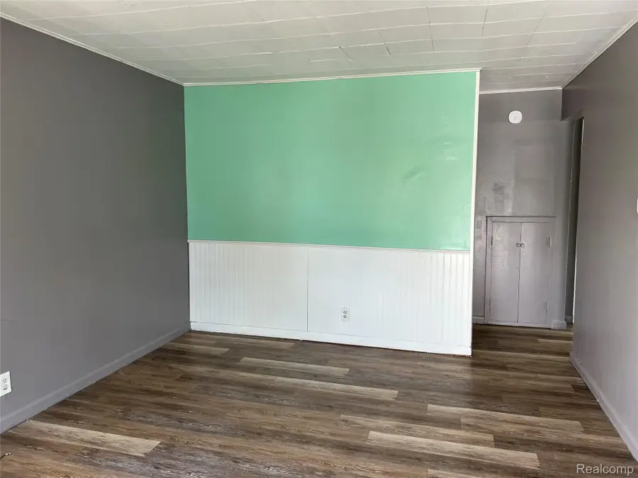 959 S Ballenger HWY, Flint, MI 48532 - #2