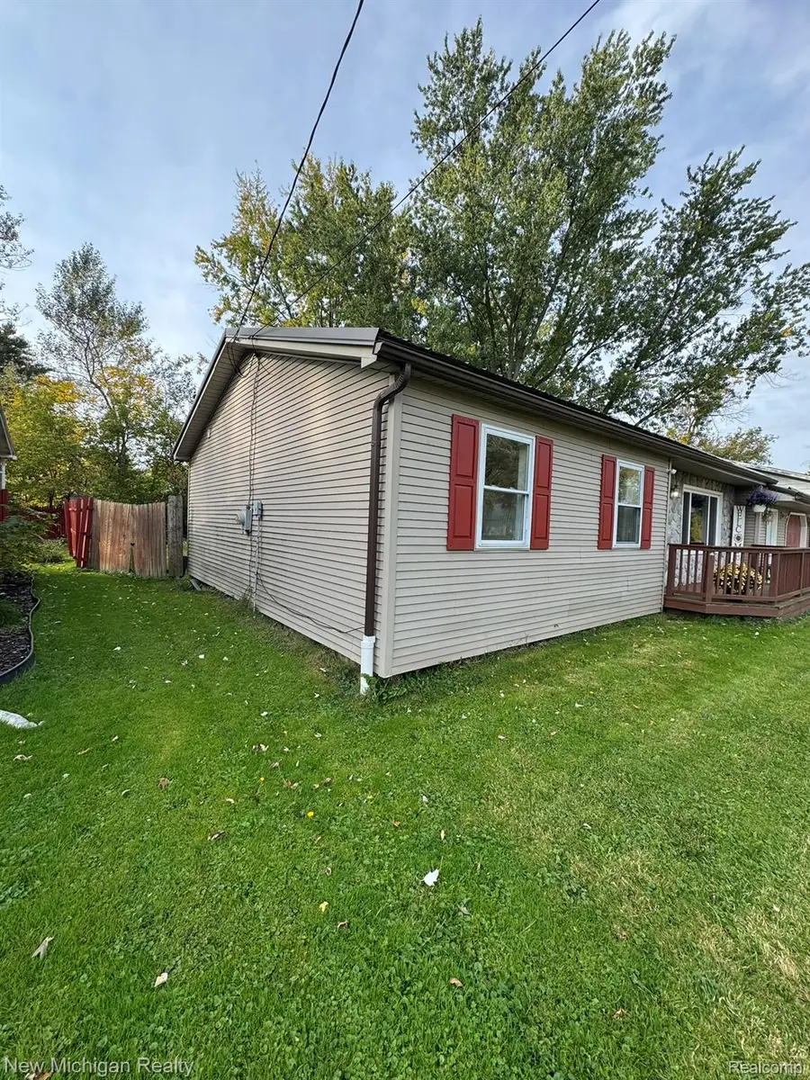 4340 Haas DR, Burton, MI 48519 - #3