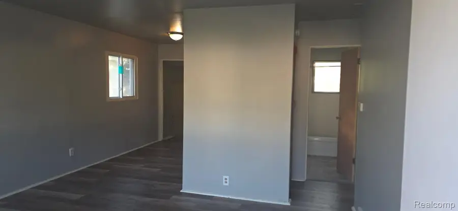 3035 Raskob ST, Flint, MI 48504 - #3