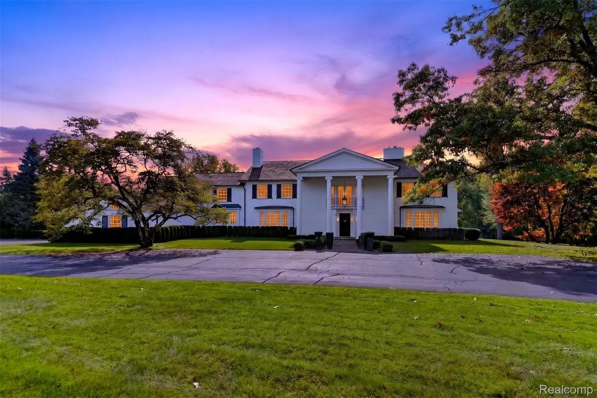271 Lone Pine RD, Bloomfield Hills, MI 48304 - #1