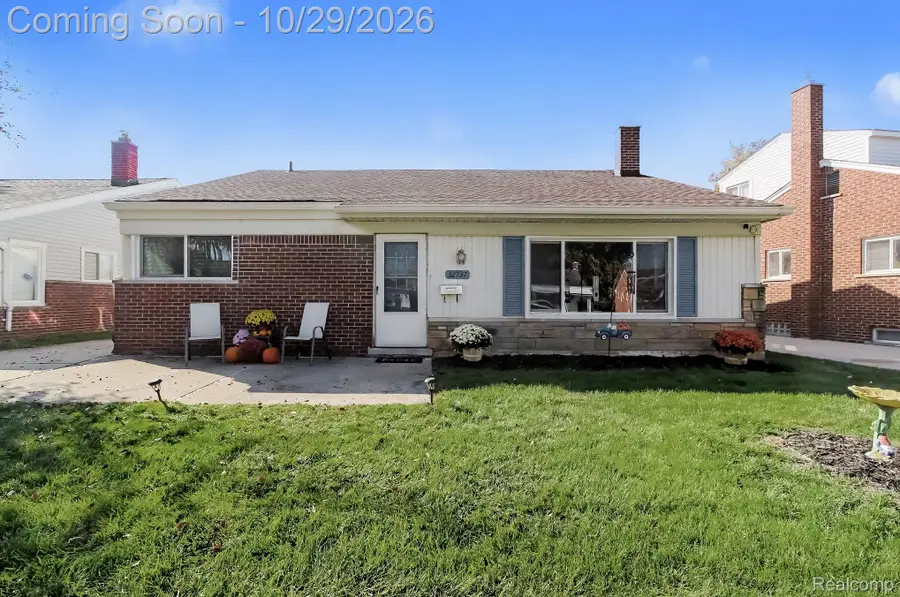 32737 Benson DR, Westland, MI 48185 - #2