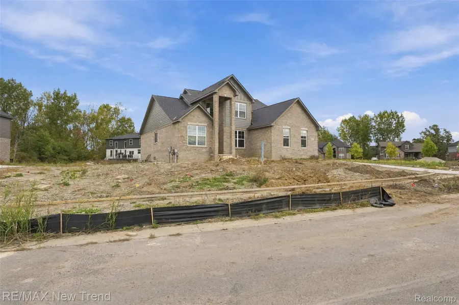 24454 Pembrooke DR, Lyon, MI 48178 - #3