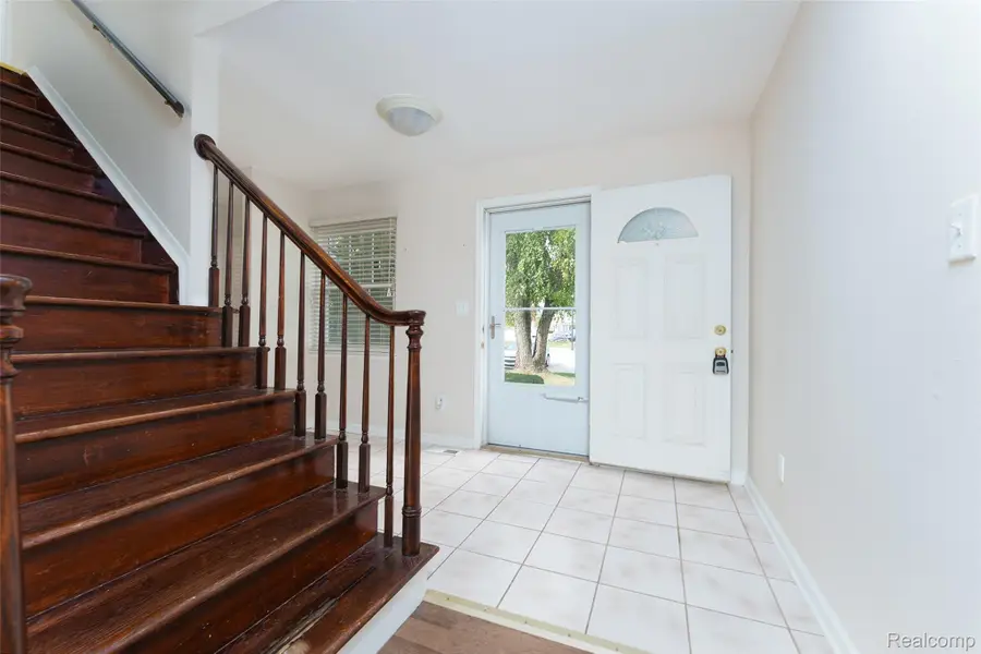 24801 Olde Orchard ST, Novi, MI 48375 - #3