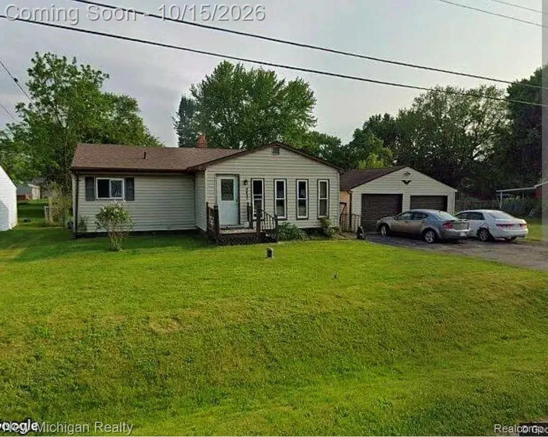 4455 Burgundy DR, Flint, MI 48506 - #1
