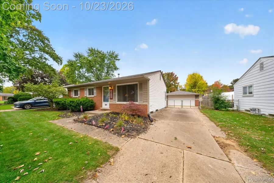 30328 Fairfax ST, Livonia, MI 48152 - #3