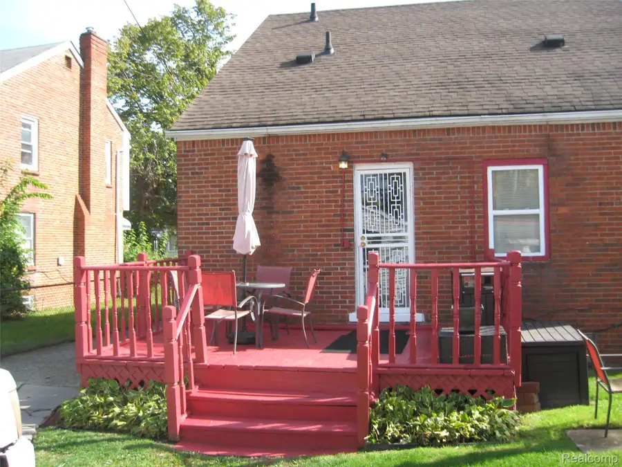 17249 Sunderland RD, Detroit, MI 48219 - #2