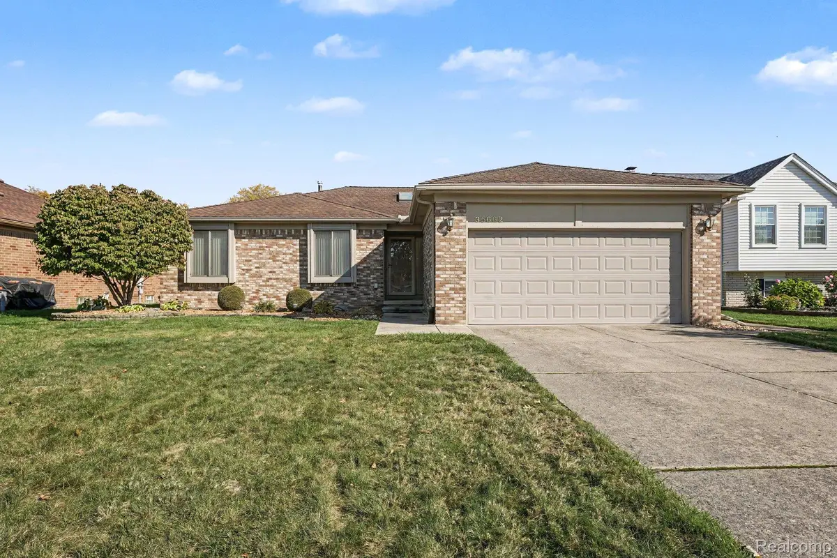 35662 Buxton DR, Sterling Heights, MI 48310 - #1