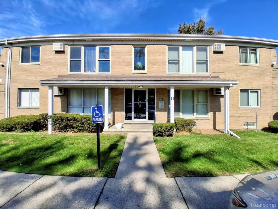 26309 W 7 Mile RD D # 122, Redford, MI 48240 - #2