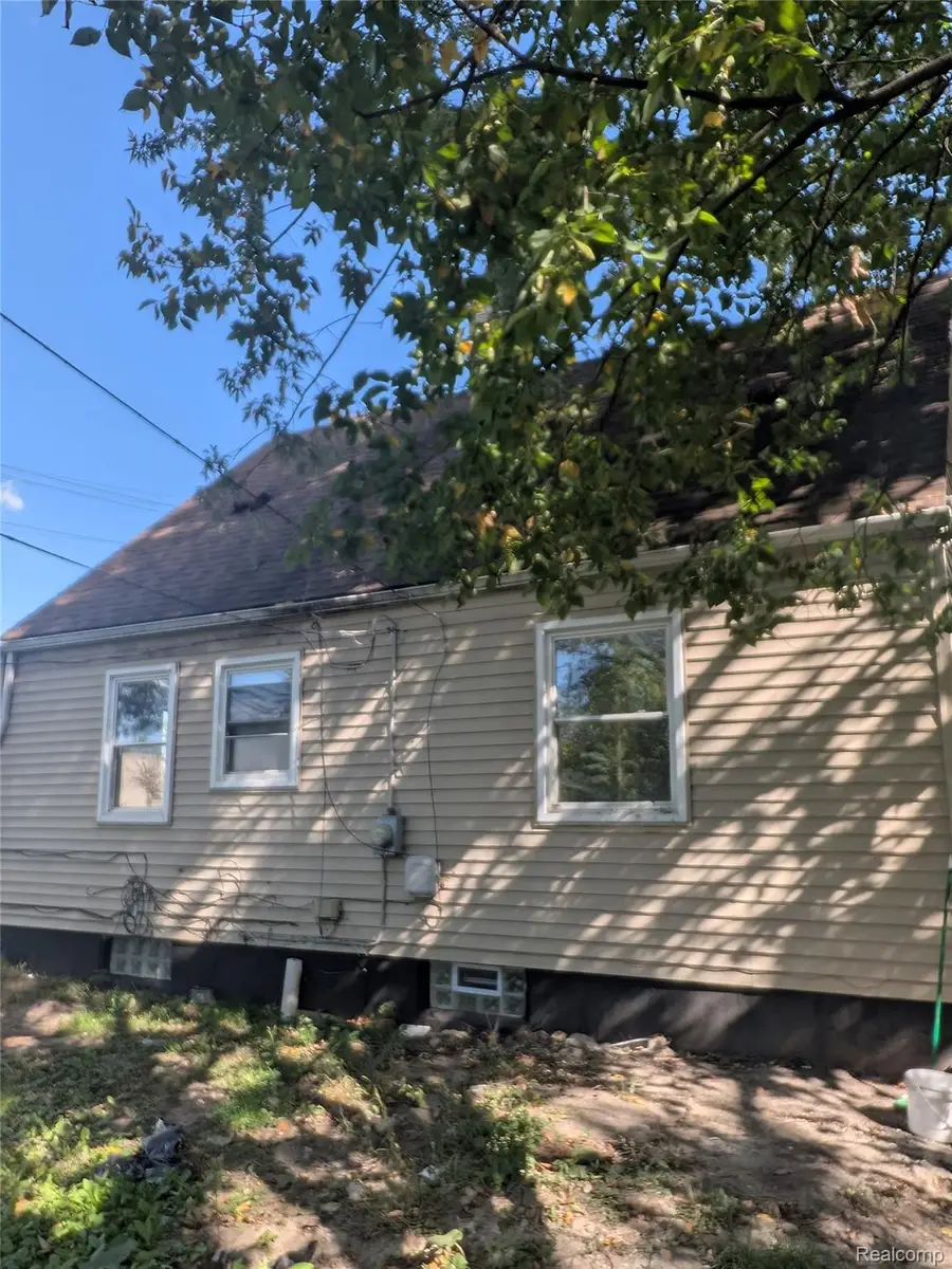 8949 Marlowe ST, Detroit, MI 48228 - #3