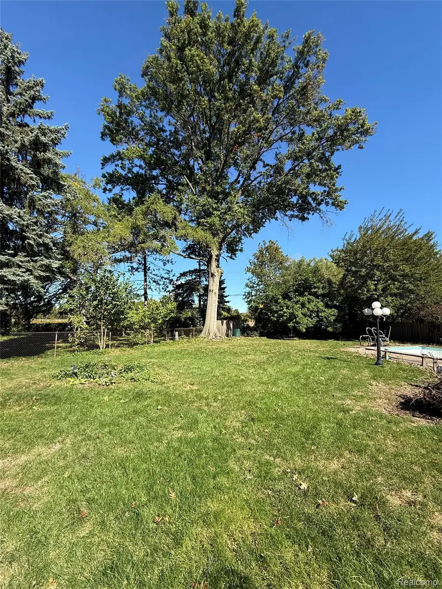6321 Balfour AVE, Allen Park, MI 48101 - #3