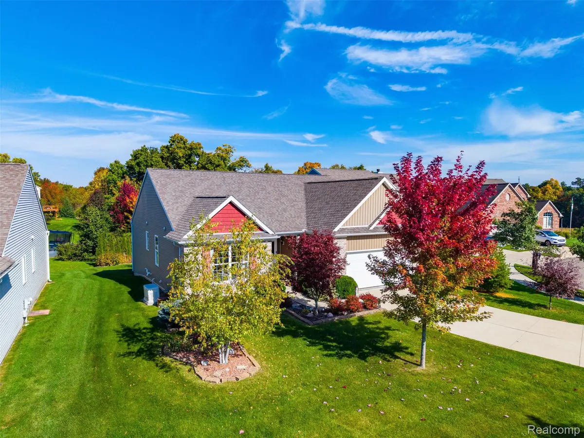 1104 Douglas Fir DR, Howell, MI 48843 - #1