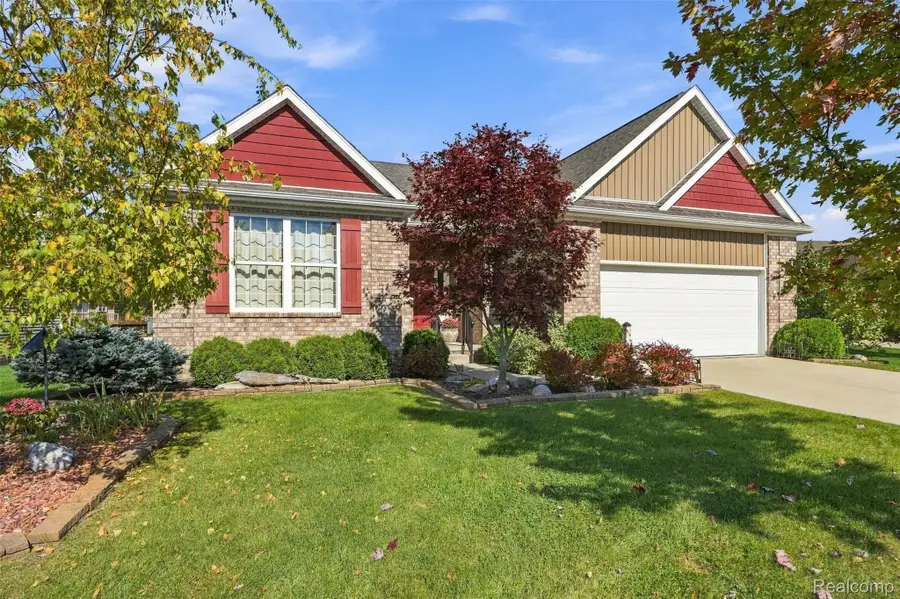 1104 Douglas Fir DR, Howell, MI 48843 - #3