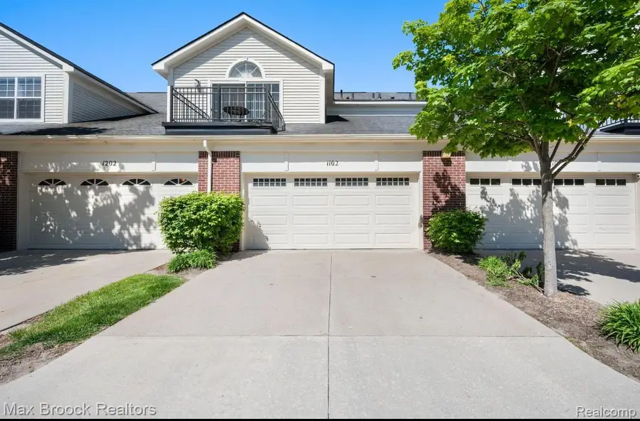 1102 Abigail CT, Commerce, MI 48390 - #2