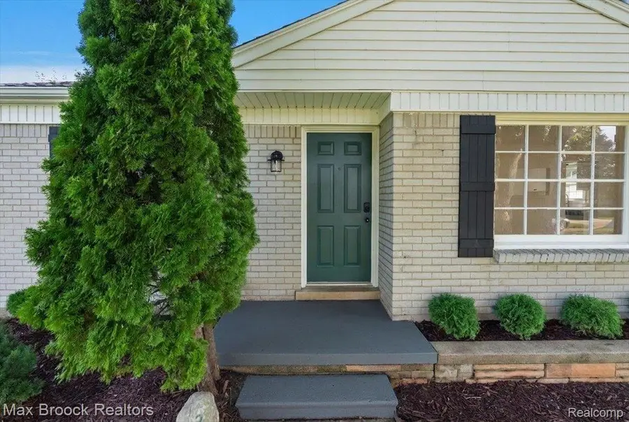 2600 Candlewick DR, Orion, MI 48359 - #3