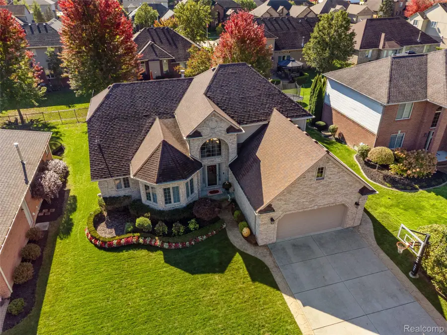 21354 Pine Cone DR, Macomb, MI 48042 - #2
