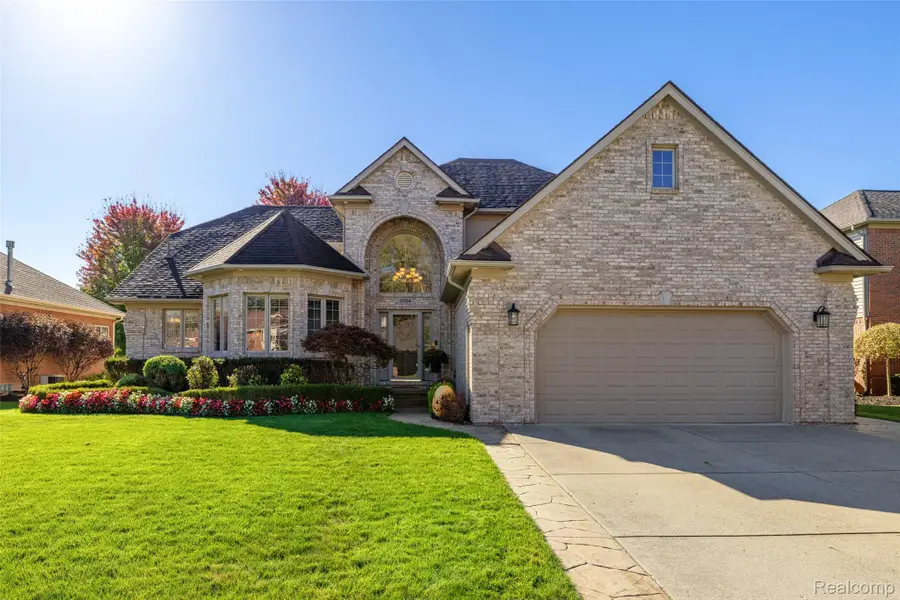 21354 Pine Cone DR, Macomb, MI 48042 - #3