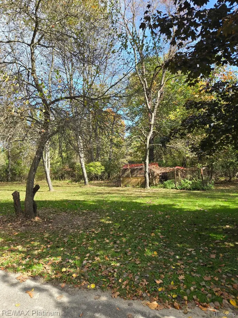 2662 Crooked Lake RD S, Howell, MI 48843 - #3