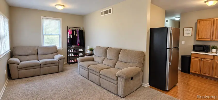11027 Timken AVE, Warren, MI 48089 - #3