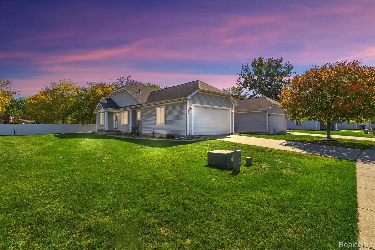 261 Aberdeen CT, Flushing, MI 48433 - #1