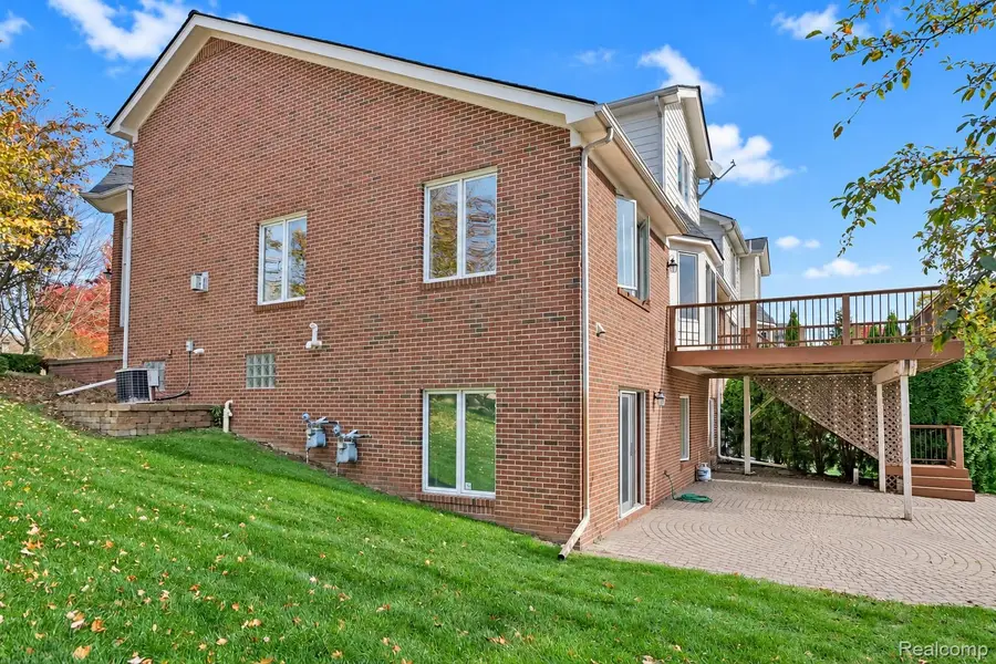 10244 Cornerstone DR, Washington, MI 48095 - #3