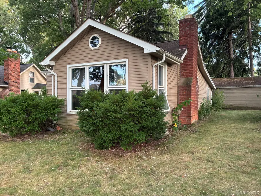 8059 Flagstaff ST, Commerce Township, MI 48382 - #2