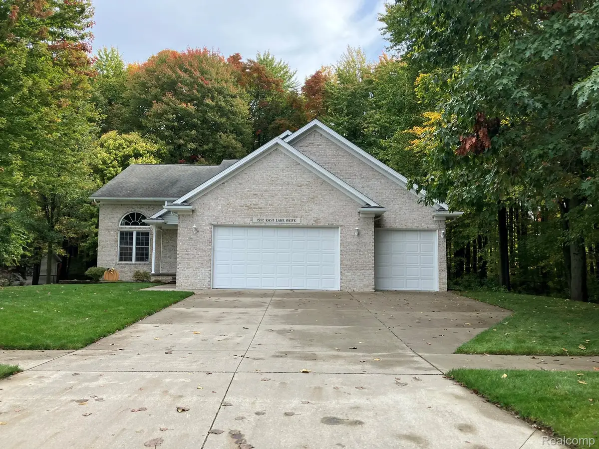 2752 E Lake DR, Kimball, MI 48074 - #1