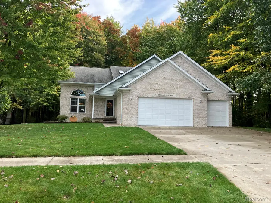 2752 E Lake DR, Kimball, MI 48074 - #2