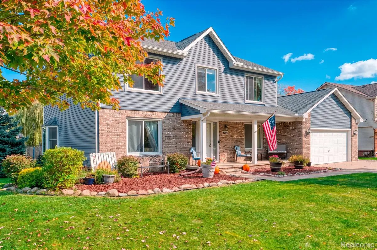 3340 Bennington DR, Wixom, MI 48393 - #1