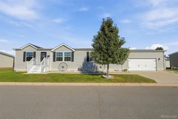 5430 Arboretum TRL, Howell, MI 48843
